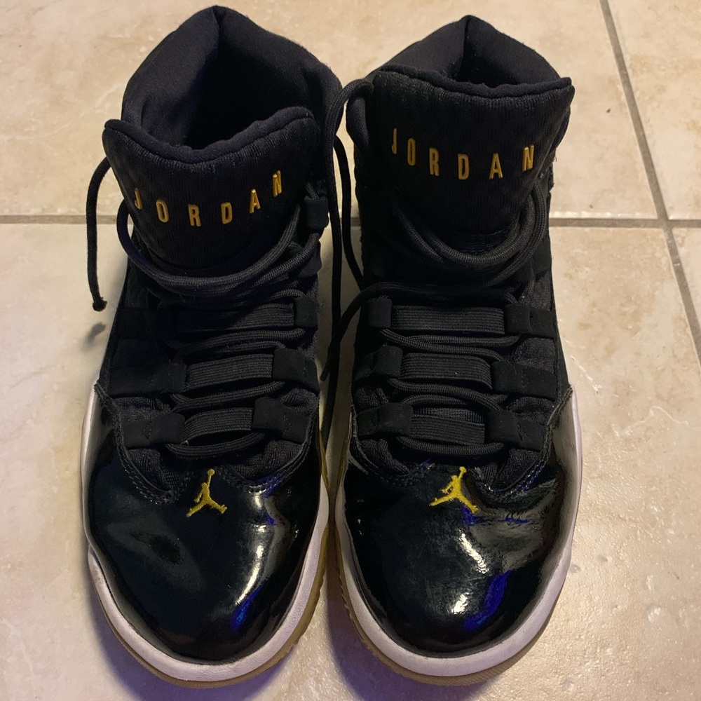Jordan Max Aura 'Black Gold' (Size: 9 US MEN)